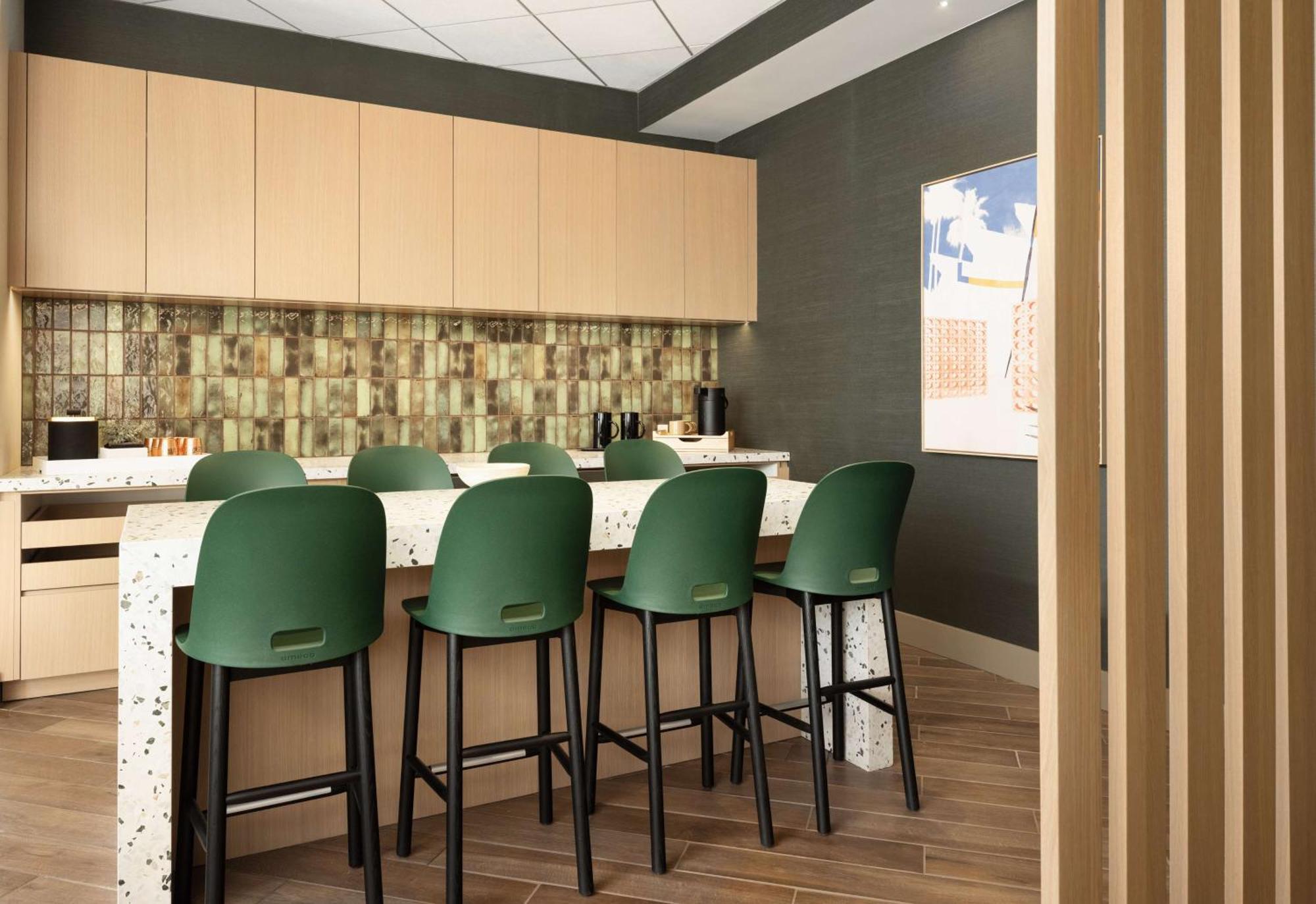 Hotel Sonesta Angeles Airport Lax 4*