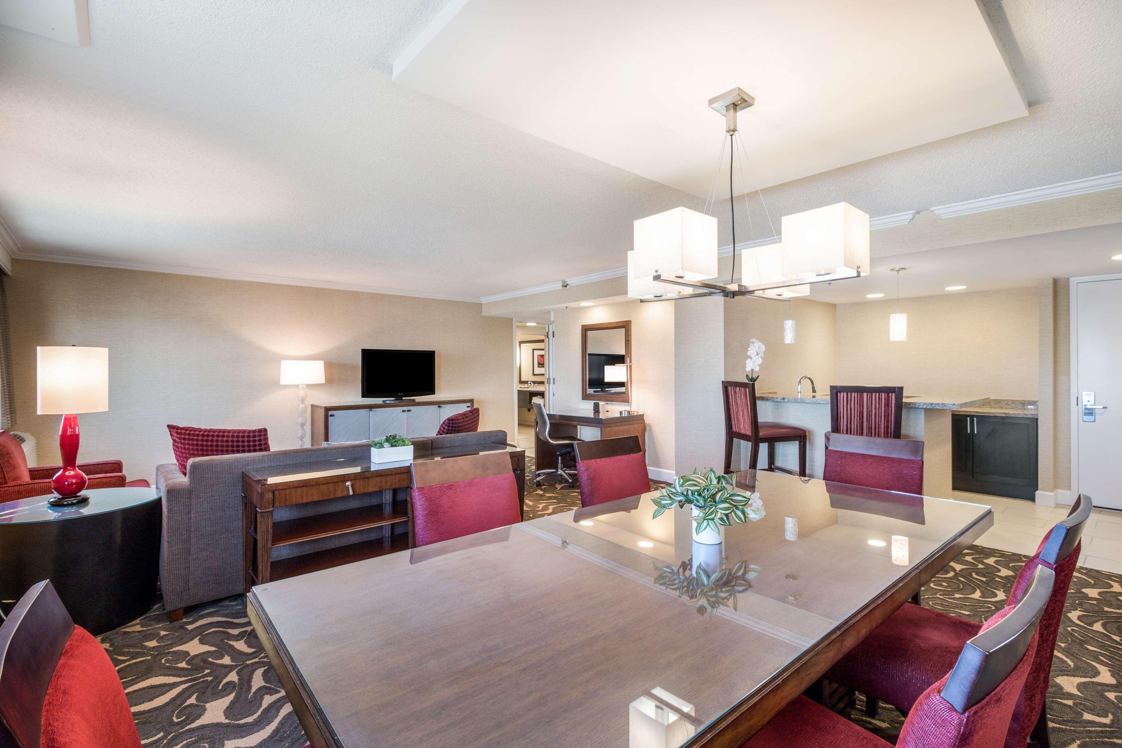 Sonesta Angeles Airport Lax Hotel 4*